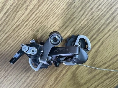 Shimano XTR RD-M951 Rapid Rise RD Medium Cage 8/9sp-Used-Tension pulley cracked - Image 1 of 4