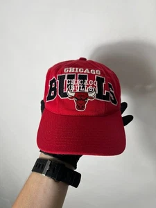 Vintage streetwear Rare Vintage Chicago Bulls Starter Cap - Picture 1 of 7