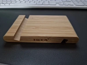 IKEA BERGENES Universal Wooden Mobile Phone/Tablet Desk Stand Holder New - Zdjęcie 1 z 6