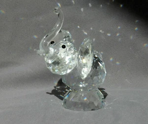 BEAUTIFUL CRYSTAL  ELEPHANT  FIGURINE MEDIUM  NIB #1010 - Picture 1 of 3