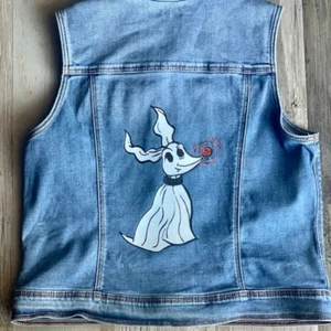 The Nightmare Before Christmas’s ghostly pup, ZERO hand-painted on a denim vest - Picture 1 of 8