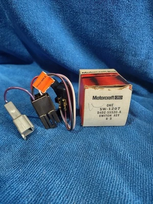 NOS 1974-1975 FORD BACKUP LIGHT SWITCH D4DZ-15520-A SW-1207 - Image 1 of 4