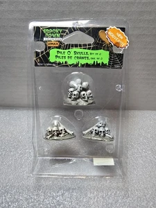 Juego de 3 74584 huesos Lemax Spooky Town Halloween Village pila de calaveras - Imagen 1 de 2