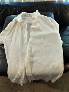 Suéter blanco manga corta tipo cardián pesado con botones marca Zara pesado - Imagen 1 de 4