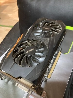 Gigabyte AORUS Radeon RX 570 4GB GPU - FOR PARTS NOT WORKING - Image 1 of 3