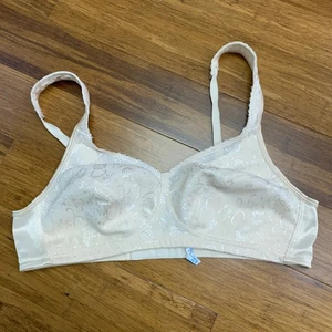 Playtex 18 Hour Bra 4608 Womens 38B Light Beige Floral Comfort Support Wireless - Picture 1 of 5