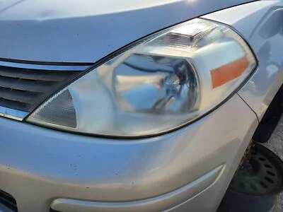 Conjunto de luces delanteras izquierda Nissan Versa 2007-2012 Foto 1 de 4