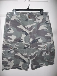 NWT American Eagle "Longer Length" cargo shorts camo green size 31 (33" actual) - Picture 1 of 4