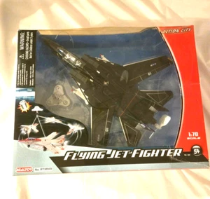 Action City fliegender Düsenjäger, von RealToy Maßstab "1:70" neu im Karton - Bild 1 von 6