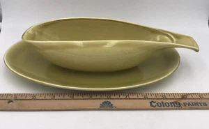 Russel Wright Gravy Boat & Under plate  Chartreuse 2 Piece Vintage - Picture 1 of 11
