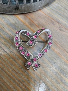 Spilla vintage Anne Klein strass CUORE testurizzata tono argento rosa San Valentino - Foto 1 di 4
