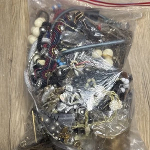 4KG BROKEN Costume Jewellery Mixed Job Lot Bundle Craft Harvest Beads Repair - Picture 1 of 10