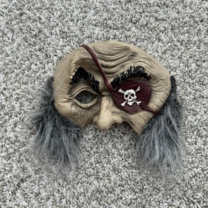 Maschera mezzo pirata Halloween Deluxe senza mento con capelli grigi per adulti/adolescenti - Foto 1 di 4