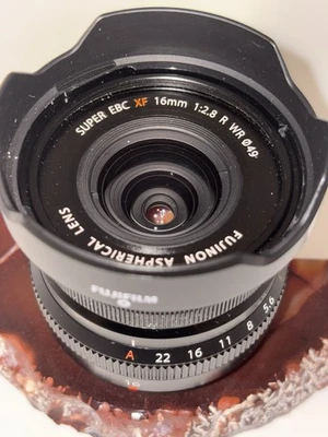 Lente Fujifilm Fujinon XF 16 mm f/2,8 R WR Super EBC - negra envío desde EE. UU. Foto 1 de 4
