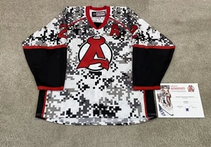 Maglia militare Albany Devils Game Worn usata MIC CCM AHL autentica 56 Helgeson - Foto 1 di 9
