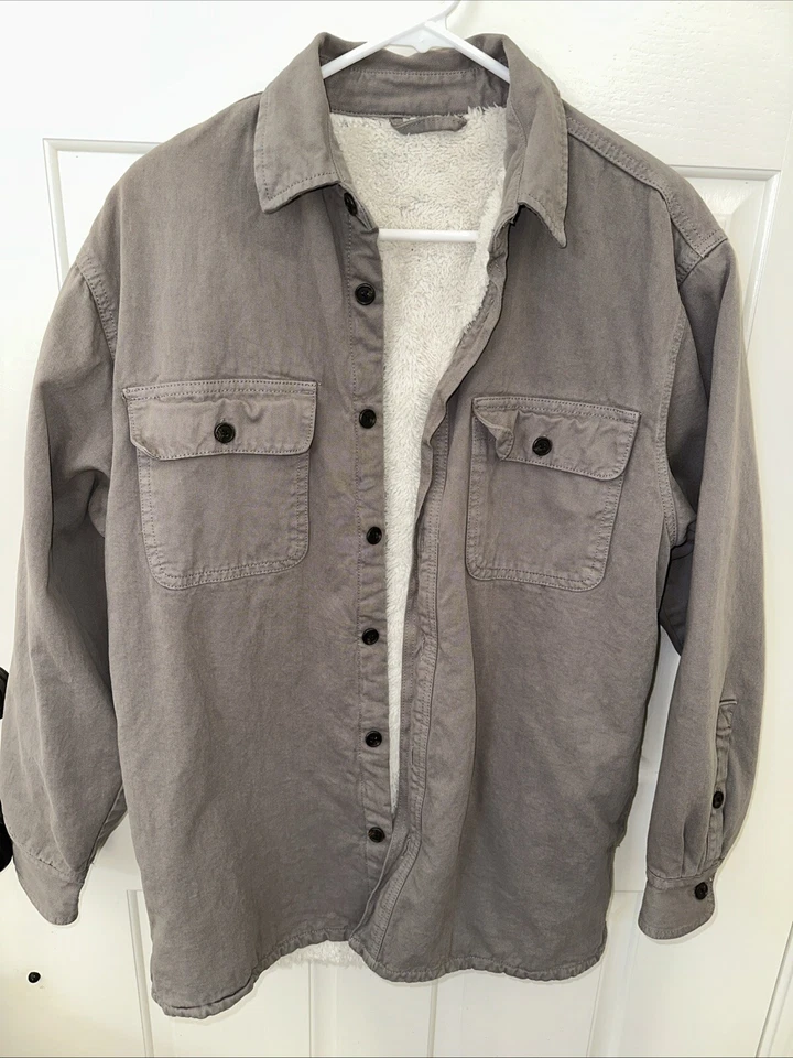 Jaqueta de pele Brandy Melville cinza Fabianne tamanho P - Imagem 1 de 4