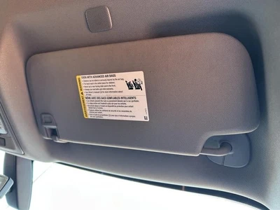 Passenger Sun Visor With Illumination Fits 19-23 SILVERADO 1500 PICKUP 104913168 Foto 1 de 4