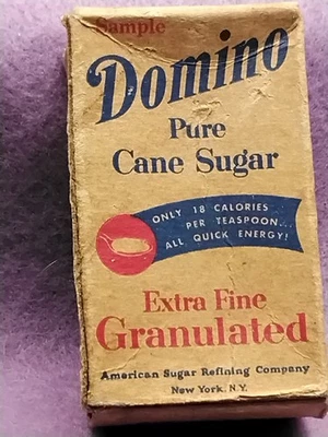 VINTAGE DOMINO SUGAR | SAMPLE BOX | PURE CANE SUGAR | EMPTY | 1930S 1940S - Image 1 of 4