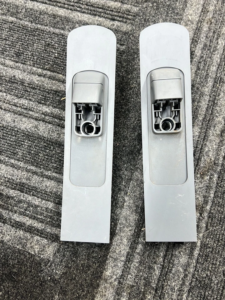 2011 福特 F-350 F 系列拾音器安全带高度调节器 — 第 1/4 张图片