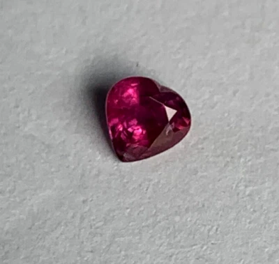 Andy's Gem Garage Sale - 5mm Ruby Heart .73ct - Natural COLOR   LOVELY! - Image 1 of 4