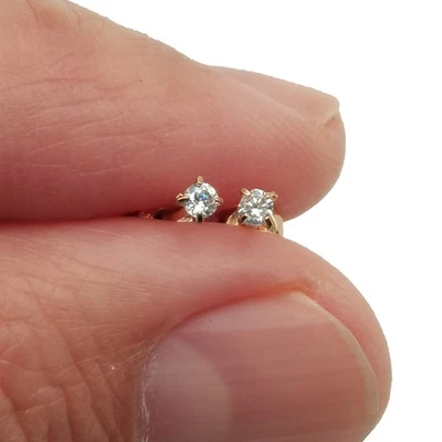 18K Rose Gold Filled Tarnish-Free 2mm Round Cubic Zirconia CZ Stud Post Earrings - Imagem 1 de 2
