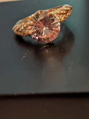 Diamantes impecables Kat Florence Zultanita y D.  Oro amarillo de 18 quilates 7-8 Foto 1 de 4