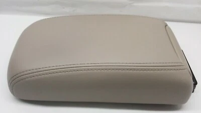 07-13 MITSUBISHI OUTLANDER CENTER CONSOLE ARMREST TOP LID COVER  LEATHER ORI Foto 1 de 4