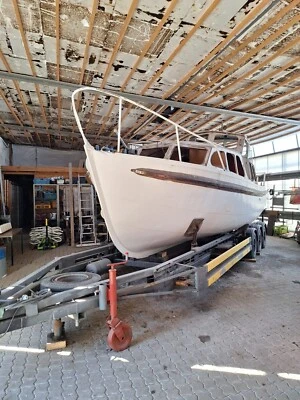 Originales Hafenboot Typ „Hamburger Hafenbarkasse“ aus dem Jahr 1919 mit Trailer - Bild 1 von 4