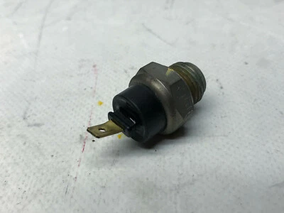 Interruptor ventilador radiador Honda CBR900RR SC33 (2) 99' Foto 1 de 2