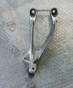 SUPPORTO PEDANA PASSEGGERO DX KAWASAKI NINJA ZX6R 636 2005 ULTIMO PEZZO - Foto 1 di 2