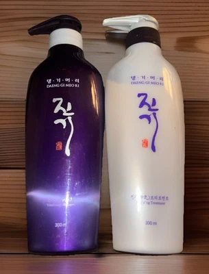 DAENG GI MEO RI Vitalizing Shampoo/Treatment Set-300ml Each-New - Image 1 of 2