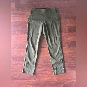 Old Navy Hose 8 olivgrün Stretch Pull-On Arbeit Büro Freizeit Knöchel - Bild 1 von 3