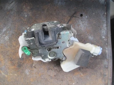 Actuador Power Lock pasajero derecho delantero 2000 01 02 03 04 Nissan Frontier Crew  Foto 1 de 4