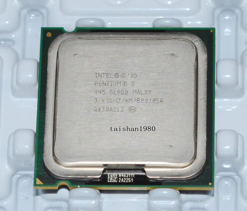 Intel Pentium D 945 3.4 GHz LGA 775 CPU SL9QQ 4M/800 Presler Dual Core Processor - Image 1 of 4