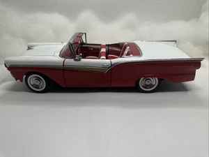 1:18 Sun Star 1957 Ford Fairlane SKYLINER Retractable Hardtop Red No Box READ - Picture 1 of 15