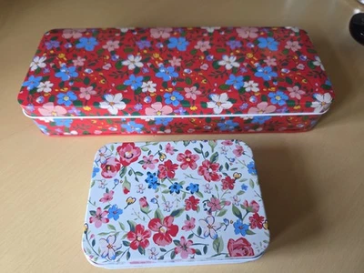 Set of 2 Flower Designed Tins. 1 Red 1 White. - Image 1 of 4