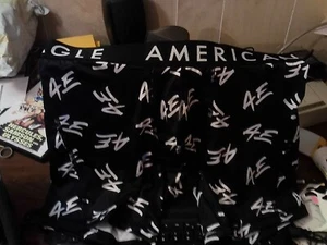 1PR MENS~AMERICAN EAGLE~BLACK/WHITE DESIGN~FLEX TRUNK~SILKY KNIT BOXER~NWOT~SZ M - Picture 1 of 2