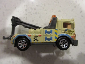 2013 Matchbox Urban Tow Truck Tang Towing MBX City Driver Beige 1:64 Diecast Toy - Picture 1 of 5