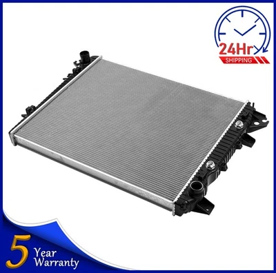 13690C Radiator For 2017-2019 Chevy Silverado GMC Sierra 2500 HD 3500 HD V8 6.6L Foto 1 de 4