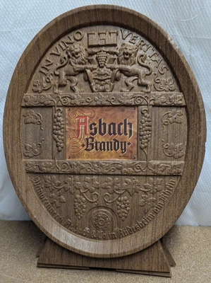 Letrero 3D Brandy Asbach Alemania en Vino Veritas 22x17" Foto 1 de 4
