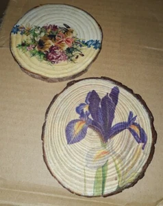 2 Kleine Deko Holzscheiben Hase Kaninchen Ostern Frühling Tier Baumscheibe Blume - Bild 1 von 4