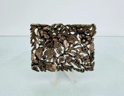 Clip para zapatos vintage MUSI tono peltre hoja floral - elegancia atemporal para tu pie Foto 1 de 4