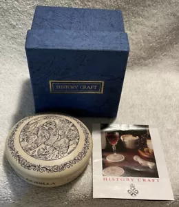RARE Comoy’s of London Faux Scrimshaw Paperweight Gorilla Made In England - Picture 1 of 8