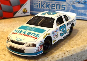 Action 1:24 DALE EARNHARDT JR 31 Sikkens White 1997 Monte Carlo Bank Diecast Car - Picture 1 of 19