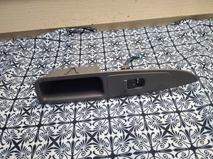 2008-2012 CHEVROLET MALIBU REAR RIGHT WINDOW SWITCH BEZEL OEM - Picture 1 of 3