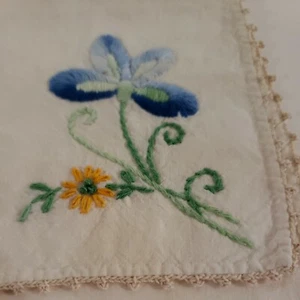 Paar blaue geblümte & bestickte Vintage Damen Taschentücher Taschentücher *siehe Bilder - Bild 1 von 4