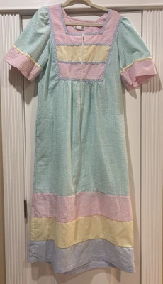 Vtg Styled by Saybury Pastel Striped Nightgown MuMu Front Zip Pockets Sz M Maxi - Image 1 of 4