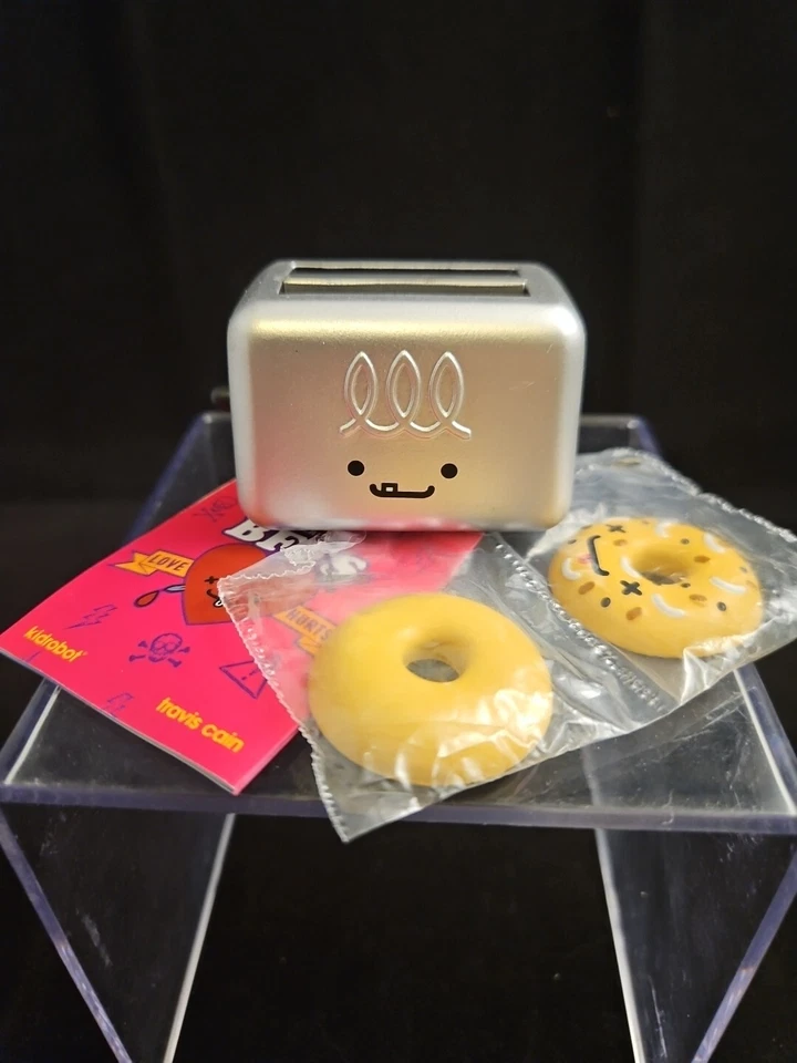 Minifigura Coleccionable Kidrobot Bffs Serie 3 El Tostador & Lenny - Rareza 1/16 Foto 1 de 1