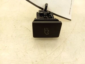 2010 TOYOTA VENZA 2.7L POWER DECKLID RELEASE SWITCH - Foto 1 di 12