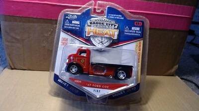 Jada Toys 徽章 City Heat Wave 1 Fire #002 '47 福特 COE(红色)全新/密封 — 第 1/2 张图片